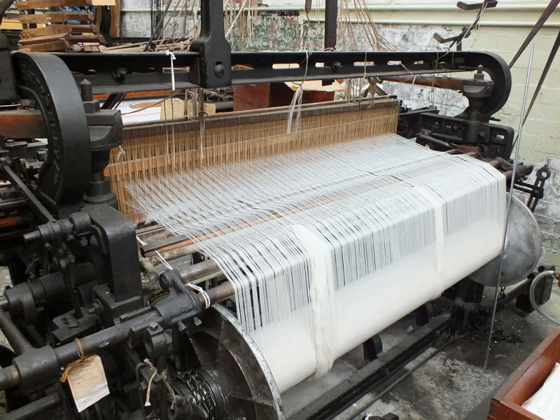 weaving loom motions