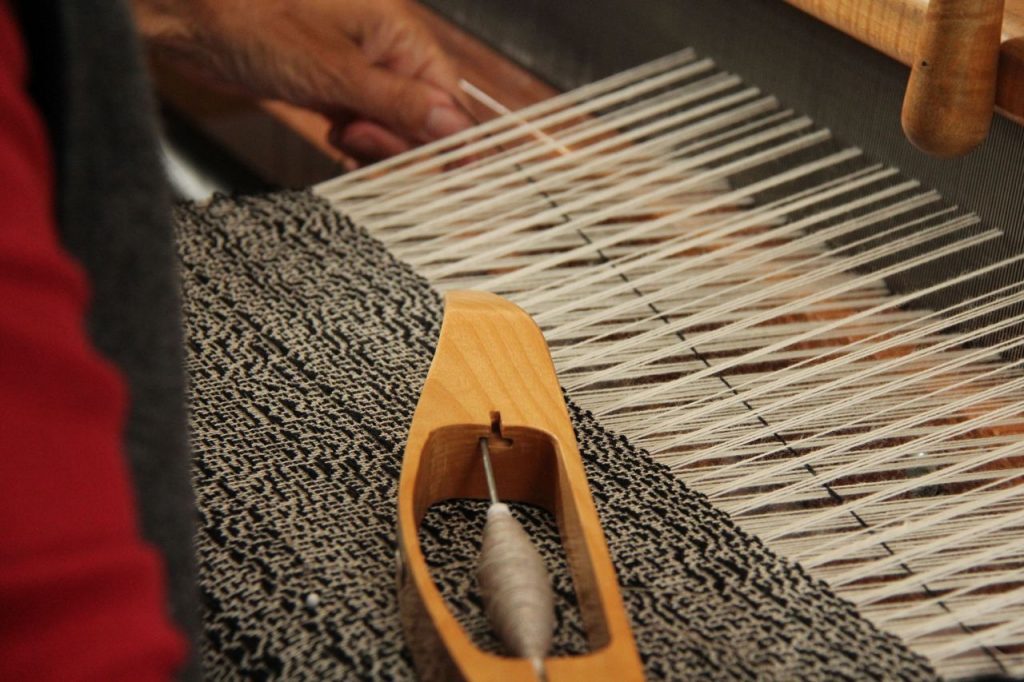 weft feeders