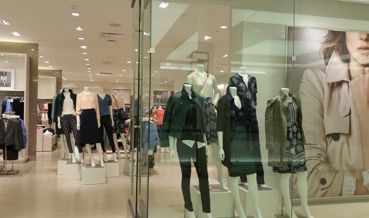 garment merchandiser