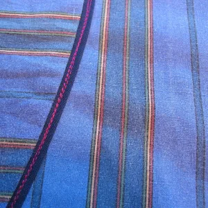 Curved seam