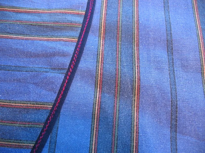 Curved seam
