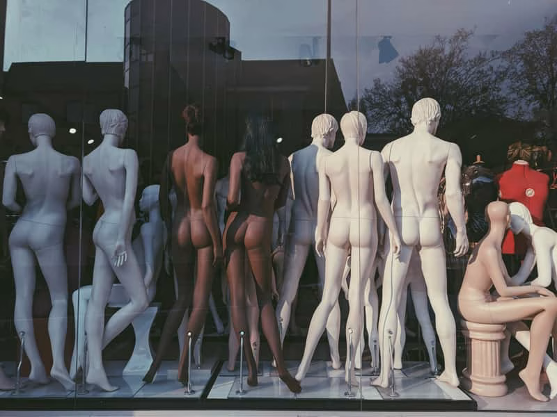 Mannequins (1) Mannequins