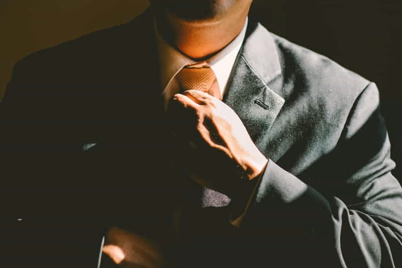 Types of Neck Ties: Styles, Materials, and Applications