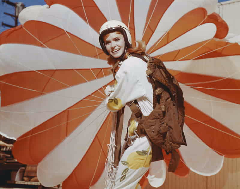 A parachute (Sporttech)