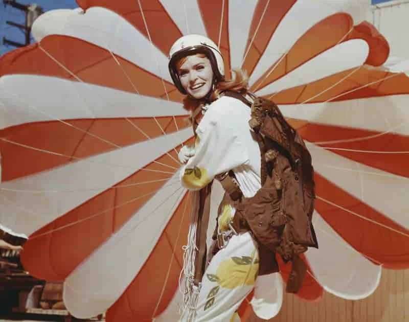 A parachute (Sporttech)
